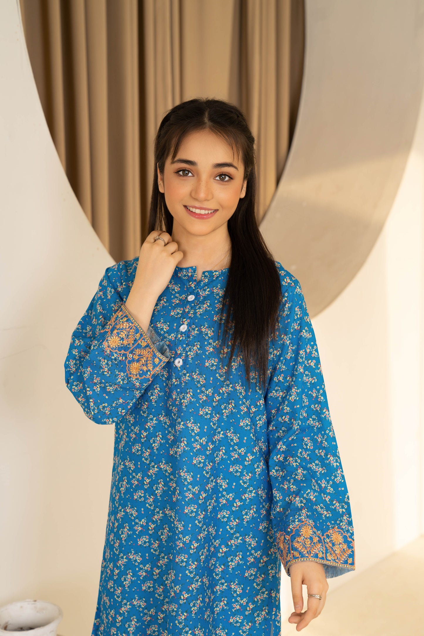 Vera - 1 piece - Embroidered Top/Kurta